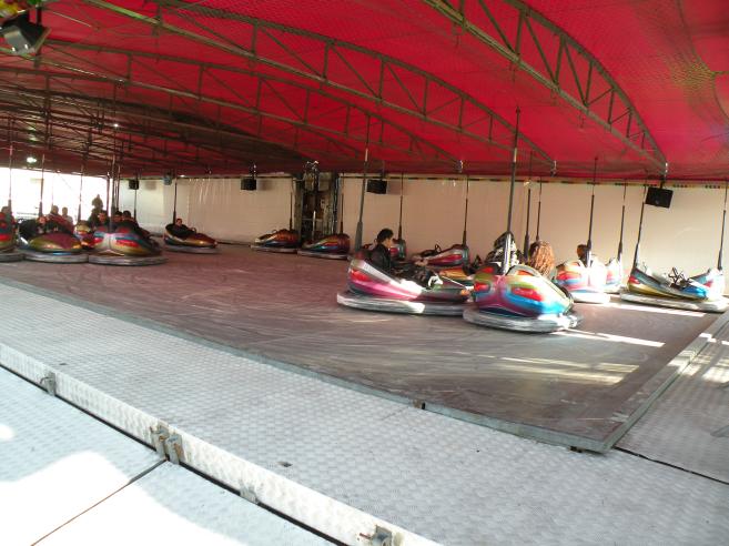  auto tamponneuses, fête foraine